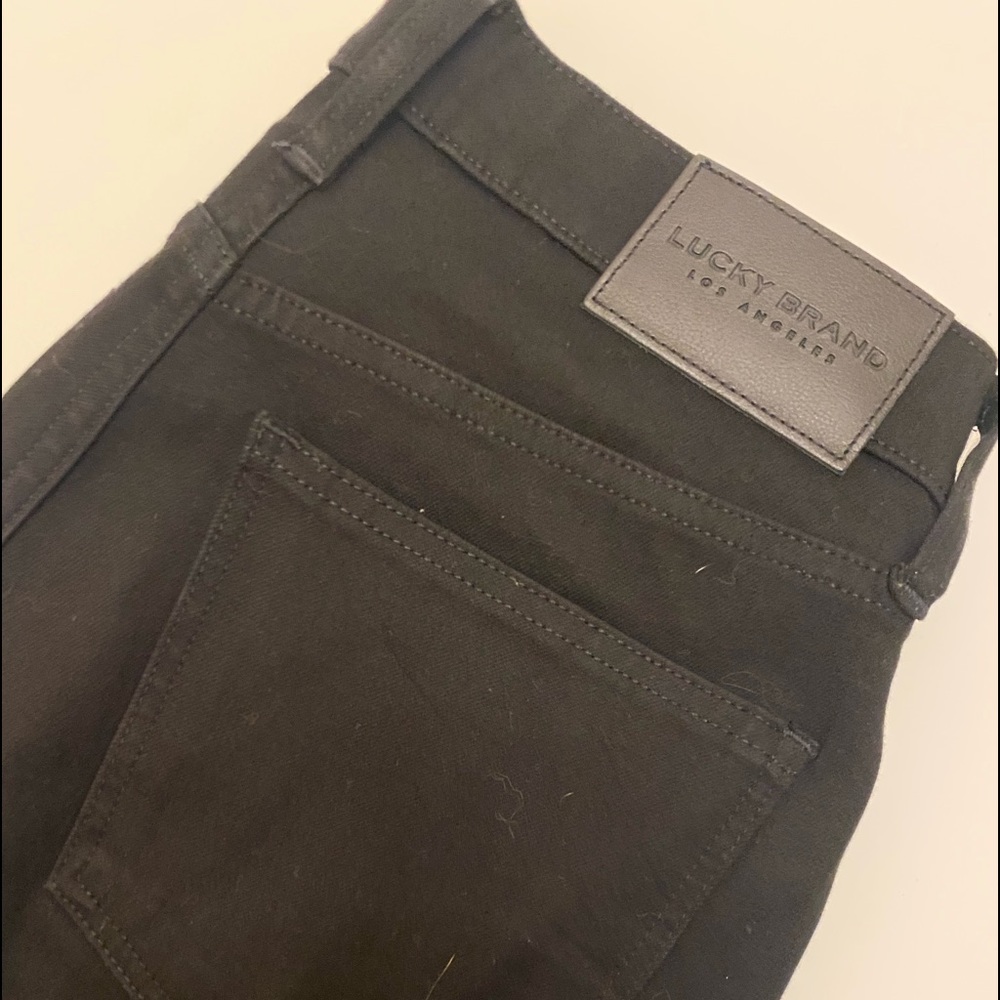 Never worn Lucky Jeans Ava size 6 skinny leg black